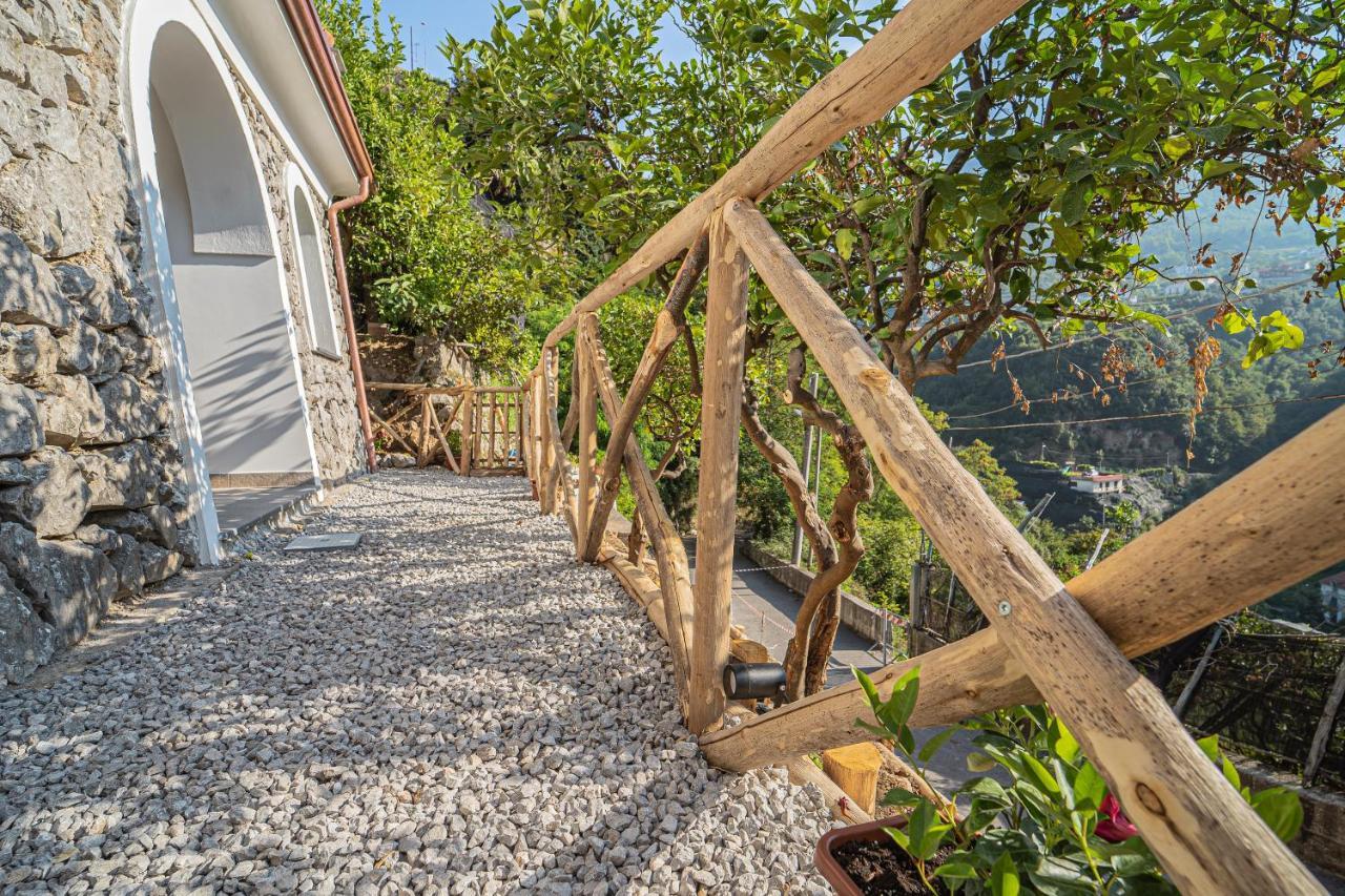 Tra Sole E Limoni Apartments Tramonti Bagian luar foto
