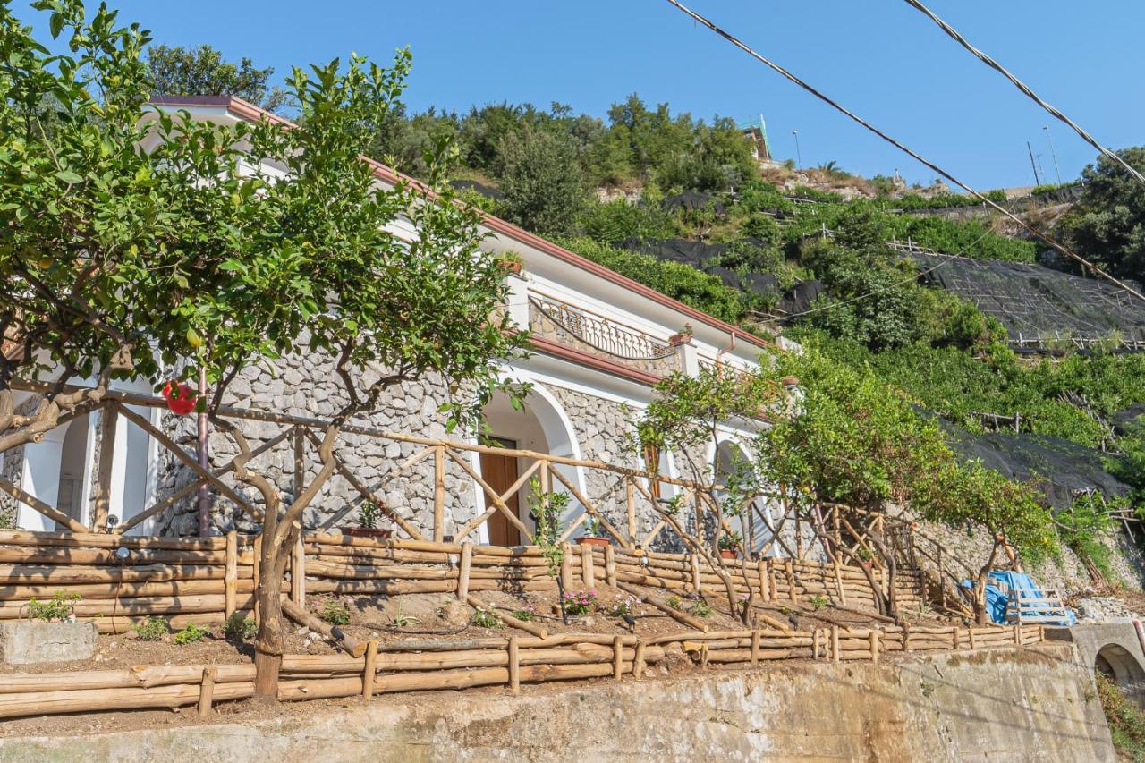 Tra Sole E Limoni Apartments Tramonti Bagian luar foto
